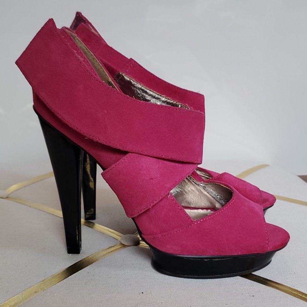 Steve Madden strap heels